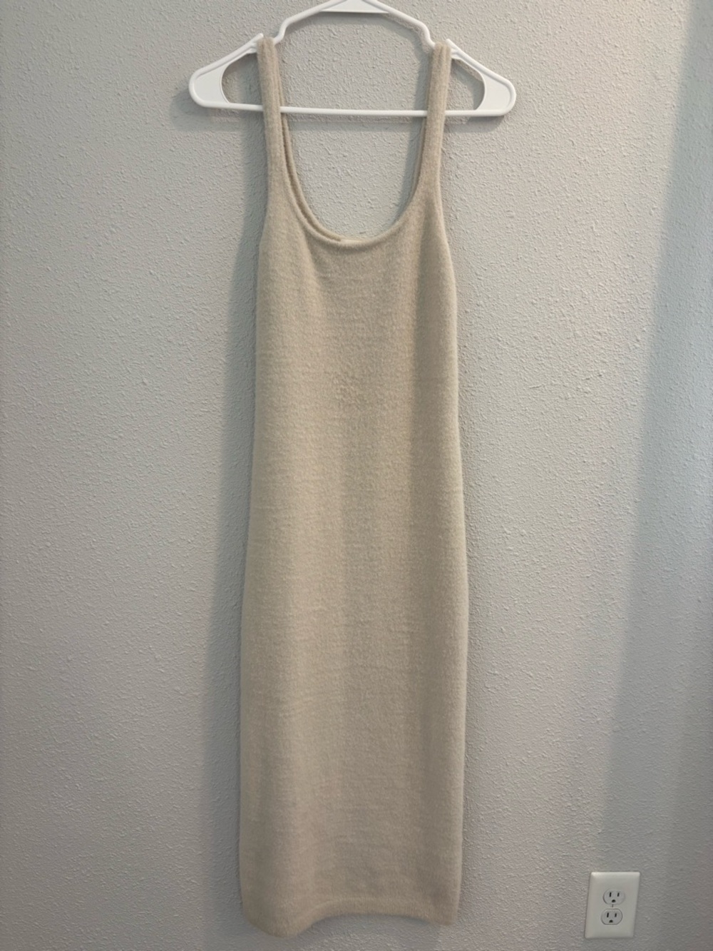 Wilfred Aritzia Cream Sleeveless Knit Midi Dress